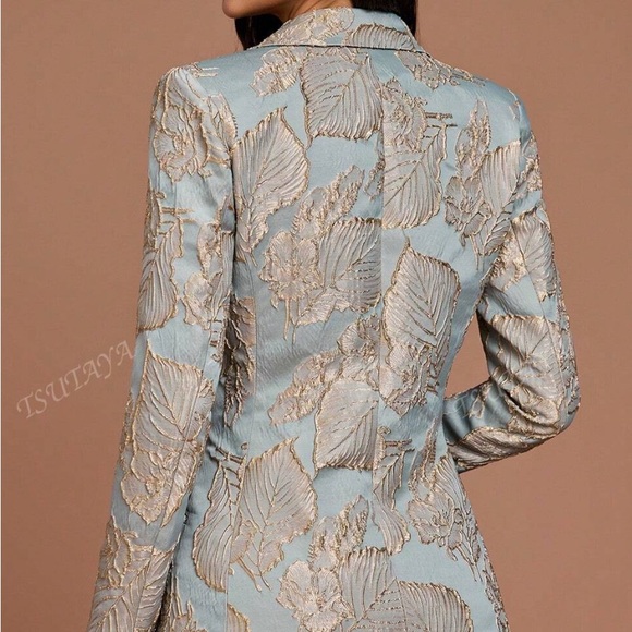 Chic Women's Blue and Cream Colored Pantsuit. Quite beautiful raised baroque. - Picture 7 of 14